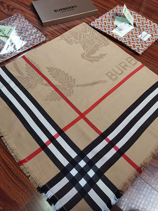 バーバリー スカーフ スーパーコピー BURBERRY ハイエンドショールスカーフ - 驼色のクラシックな配色と刺繍技術