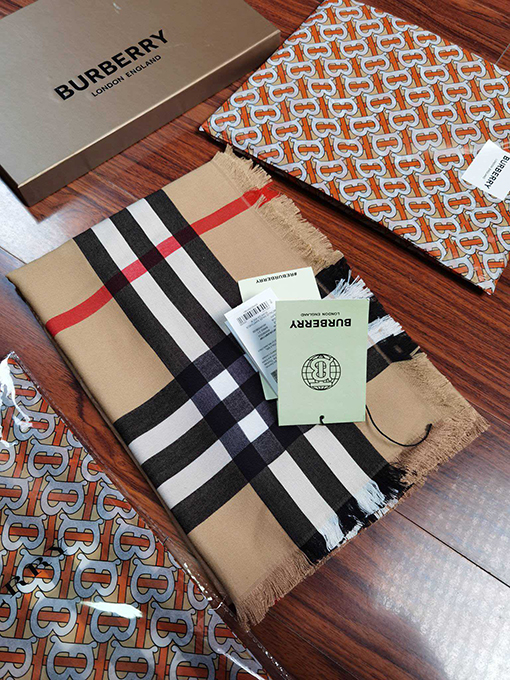 バーバリー スカーフ スーパーコピー BURBERRY ハイエンドショールスカーフ - 驼色のクラシックな配色と刺繍技術