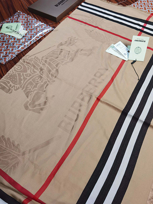 バーバリー スカーフ スーパーコピー BURBERRY ハイエンドショールスカーフ - 驼色のクラシックな配色と刺繍技術