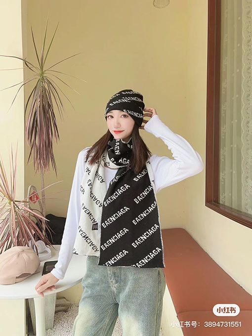 バレンシアガ　マフラースーパーコピー　　BALENCIAGAロゴプリント　帽子＋マフラーのセット