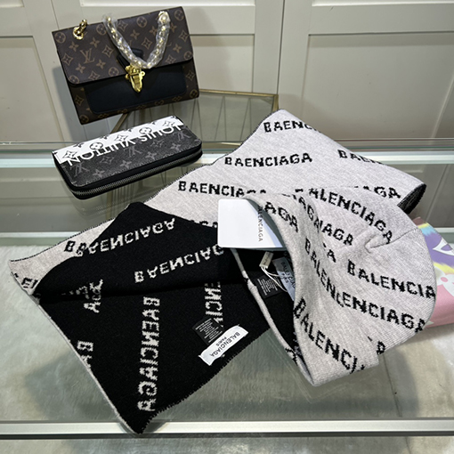 バレンシアガ　マフラースーパーコピー　　BALENCIAGAロゴプリント　帽子＋マフラーのセット