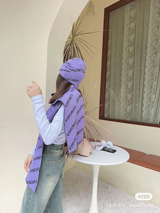 バレンシアガ　マフラースーパーコピー　　BALENCIAGAロゴプリント　帽子＋マフラーのセット