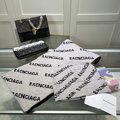 バレンシアガ　マフラースーパーコピー　　BALENCIAGAロゴプリント　帽子＋マフラーのセット