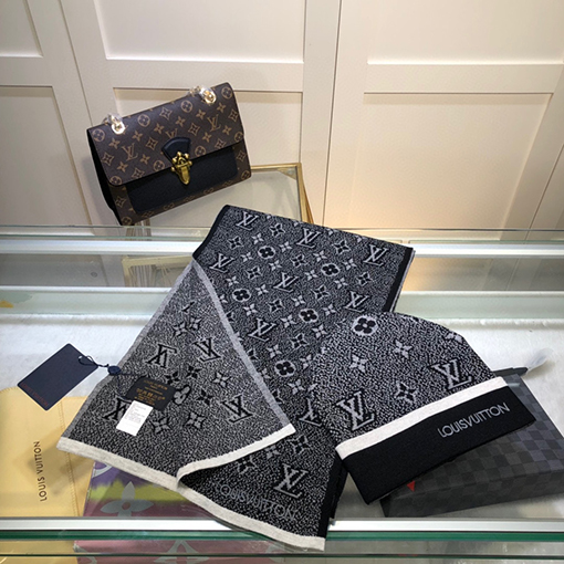 ヴィトン  マフラーセット コピー Louis Vuitton ハイエンドなウールとカシミアのセットシンプルで洗練されたスタイル