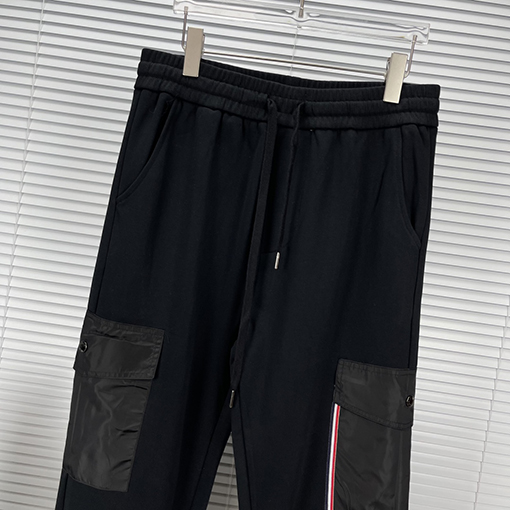 モンクレール スウェットパンツ  スーパーコピー両サイドポケット付きのカップル向けパンツ - 便利でおしゃれなデザイン