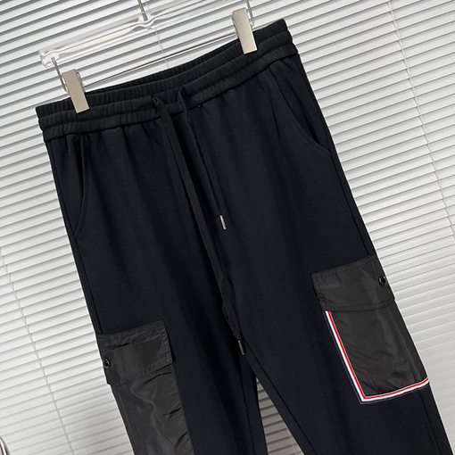 モンクレール スウェットパンツ  スーパーコピー両サイドポケット付きのカップル向けパンツ - 便利でおしゃれなデザイン