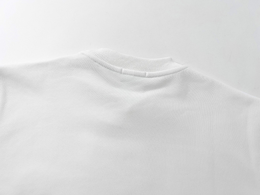 モンクレール スウェットTシャツ おしゃれなプリントが施されたラウンドネックのトップス - スタイルと快適さを両立