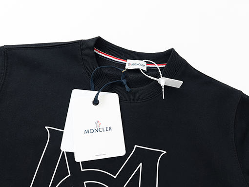 モンクレール スウェットTシャツで季節のトレンドに追随 - スタイリッシュなアップデート