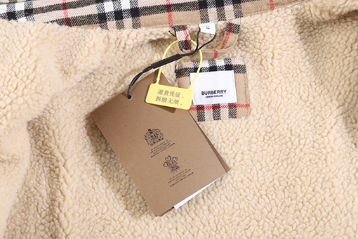 バーバリーフリースジャケットスーパーコピー  BURBERRYチェック柄 フリースジャケットアウター