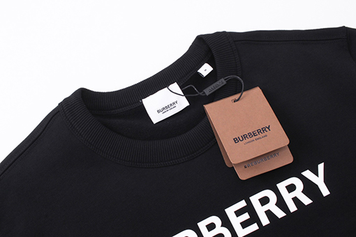 バーバリー スウェット長袖 Tシャツ スーパーコピー  BURBERRYロゴの入ったラウンドネックスウェット - スタイリッシュなアクセント