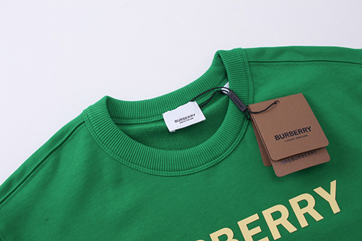 バーバリー スウェット長袖 Tシャツ スーパーコピー  BURBERRYロゴの入ったラウンドネックスウェット - スタイリッシュなアクセント