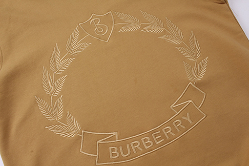 バーバリー スウェット長袖 Tシャツ コピー BURBERRY バッジ刺繍ラウンドマンツーマンTシャツ