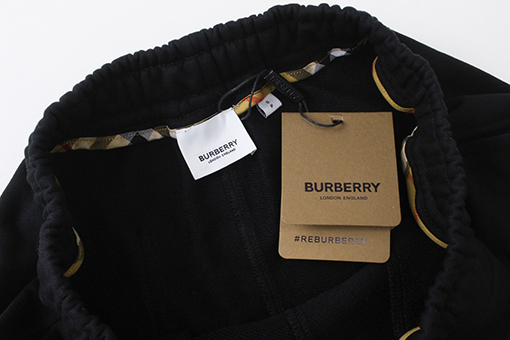 バーバリー  スウェットパンツ    BURBERRY スーパーコピー    ロゴプリントのショーツ