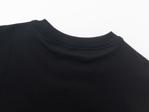 バーバリー スウェットTシャツスーパーコピー BURBERRY 胸元に格子模様のロゴが施された トップス