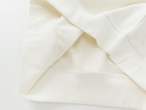 バーバリー スウェットTシャツスーパーコピー BURBERRY 胸元に格子模様のロゴが施された トップス