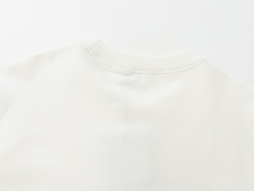 バーバリー スウェットTシャツスーパーコピー  BURBERRY      胸元に格子模様のロゴが施された トップス
