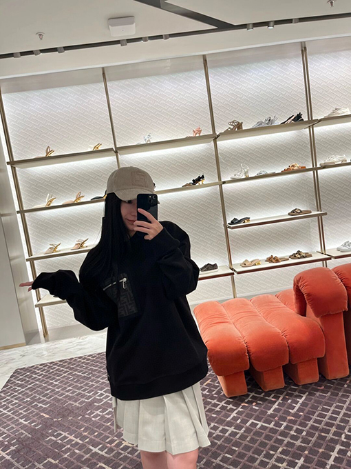 フェンディ スウェットTシャツ スーパーコピー FENDI ジャカールジップアップマンツーマンTシャツ
