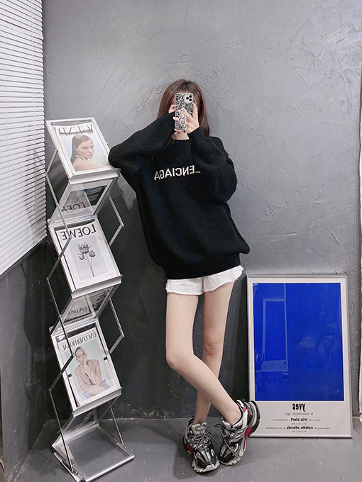 バレンシアガ セーター スーパーコピー BALENCIAGA ロゴ入りの380gのニットセーター