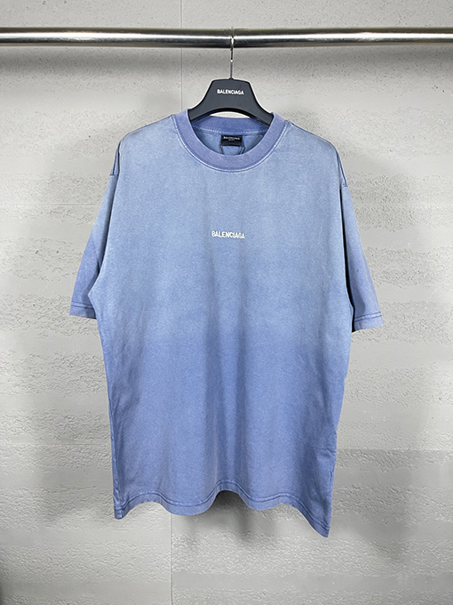 バレンシアガ  半袖Tシャツ BALENCIAGA  前後にクラシックなロゴ刺繍