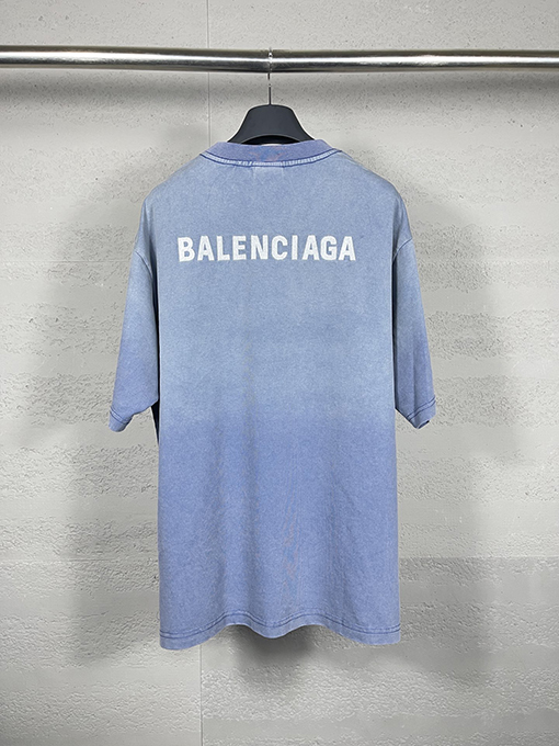 バレンシアガ  半袖Tシャツ BALENCIAGA  前後にクラシックなロゴ刺繍