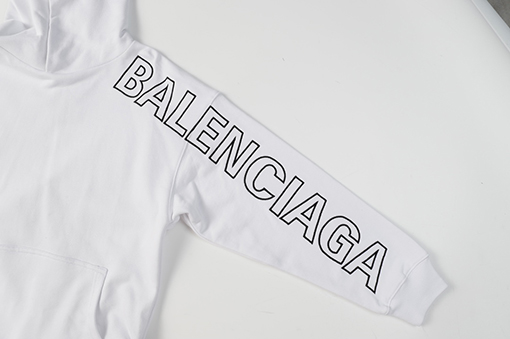 バレンシアガ パーカー  スーパーコピー   BALENCIAGA  袖に刺繍ロゴが施されたフーディー