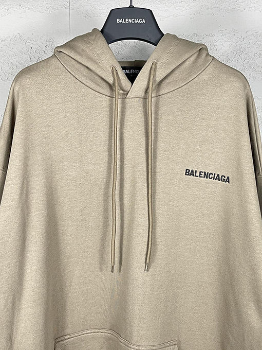 バレンシアガ パーカー BALENCIAGA 前後にクラシックな文字プリントのフードつきスウェット
