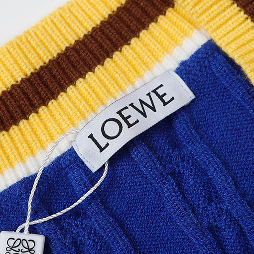 ロエベ ニット セーター LOEWEスーパーコピー ストライプとカラーブロックのVネックセーター
