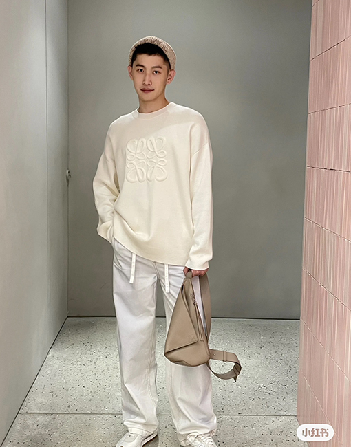 ロエベ ニット セータースーパーコピー LOEWE アナグラムロゴ圧縮編みセーター