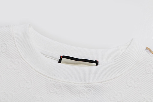 グッチ スウェットTシャツ  GUCCIスーパーコピー 袖のロゴデザインが特徴の長袖ラウンドネックスウェット