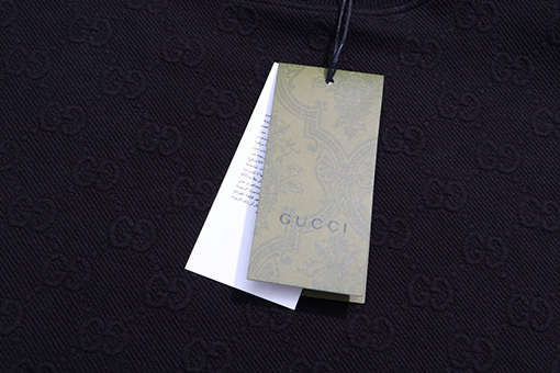 グッチ スウェットTシャツ  GUCCIスーパーコピー 袖のロゴデザインが特徴の長袖ラウンドネックスウェット