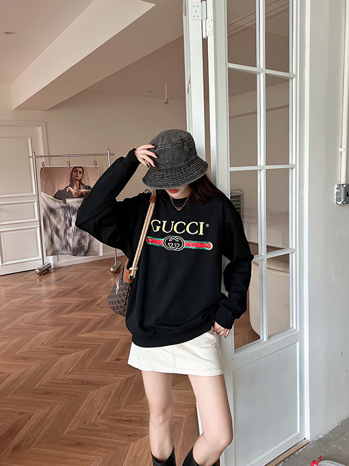 グッチ スウェット Tシャツ クラシックなGUCCI入りラウンドネックスウェット