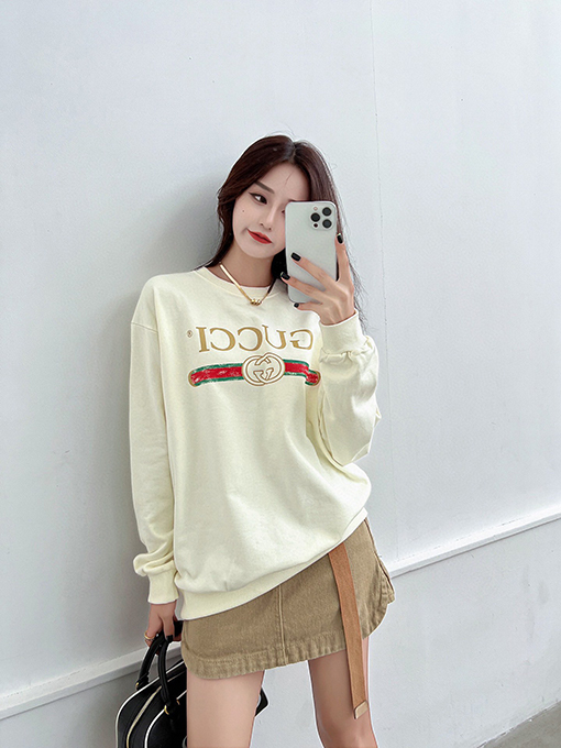 グッチ スウェット Tシャツ クラシックなGUCCI入りラウンドネックスウェット