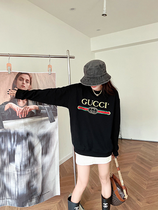 グッチ スウェット Tシャツ クラシックなGUCCI入りラウンドネックスウェット