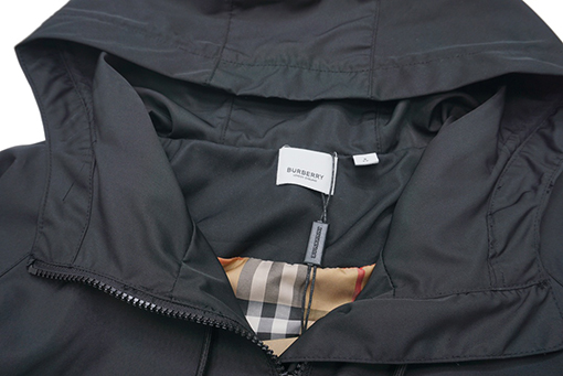 バーバリー ジャケット アウター スーパーコピー BURBERRY クラシックなロゴ入りフードつきジャケット