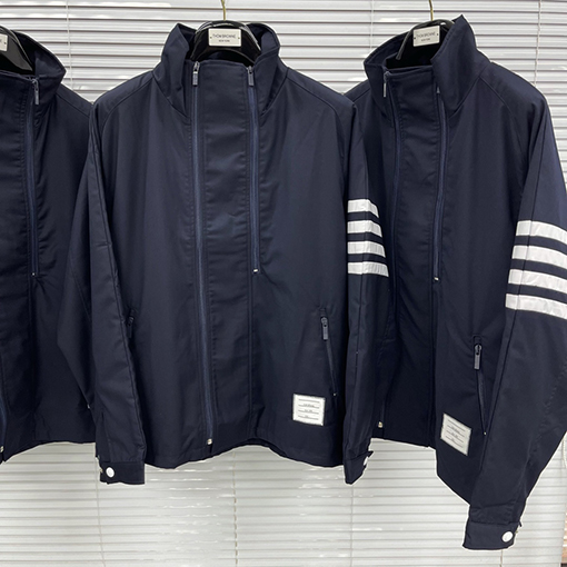 トムブラウン ジャケットアウタースーパーコピー   THOM BROWNEダブルレイヤー＆ダブルジップウィンドブレーカー