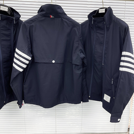 トムブラウン ジャケットアウタースーパーコピー   THOM BROWNEダブルレイヤー＆ダブルジップウィンドブレーカー