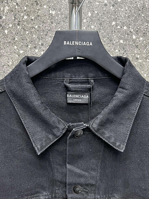 バレンシアガ デニム ジャケット BALENCIAGAスーパーコピー 鉄塔のカッコいいロゴ