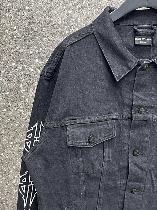 バレンシアガ デニム ジャケット BALENCIAGAスーパーコピー 鉄塔のカッコいいロゴ