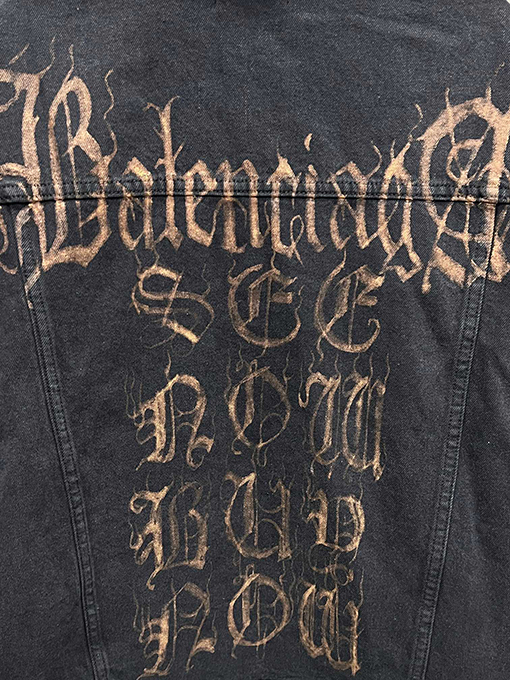 バレンシアガ   デニム ジャケット 梵文字のロゴで牛仔服が輝く