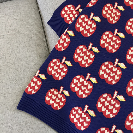 ✦レディース シリーズ✦ グッチ ニット セーター GUCCIりんご柄のコットンウール セーター