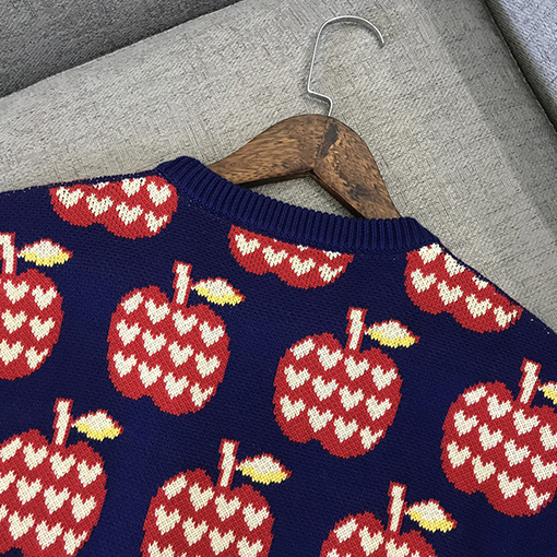 ✦レディース シリーズ✦ グッチ ニット セーター GUCCIりんご柄のコットンウール セーター