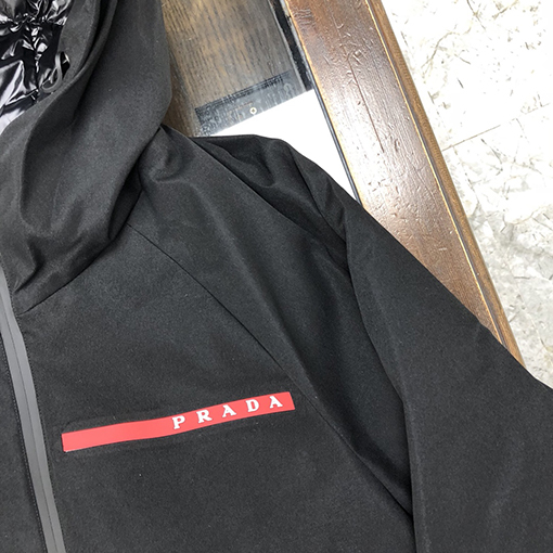 プラダ ダウンジャケットスーパーコピー PRADA ミニマリストスタイルのダウンジャケット