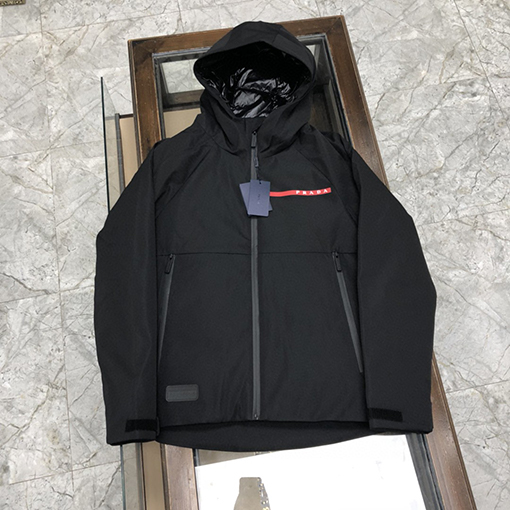 プラダ ダウンジャケットスーパーコピー PRADA ミニマリストスタイルのダウンジャケット