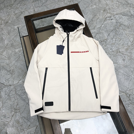 プラダ ダウンジャケットスーパーコピー PRADA ミニマリストスタイルのダウンジャケット