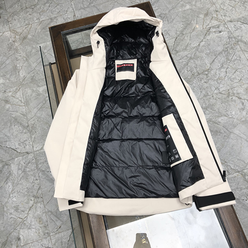 プラダ ダウンジャケットスーパーコピー PRADA ミニマリストスタイルのダウンジャケット