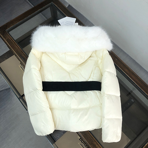 ✦レディース シリーズ✦ モンクレール  ダウンジャケット スーパーコピー MONCLER  スタイルと暖かさのトップチョイス