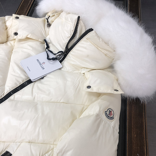 ✦レディース シリーズ✦ モンクレール  ダウンジャケット スーパーコピー MONCLER  スタイルと暖かさのトップチョイス