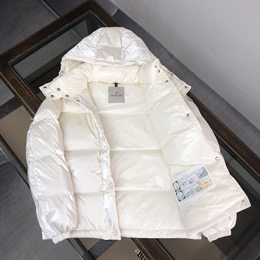 モンクレール ダウンジャケットアウター スーパーコピー MONCLER Gaouシリーズの高品質な羽毛ジャケット 豪華で保温性も一流