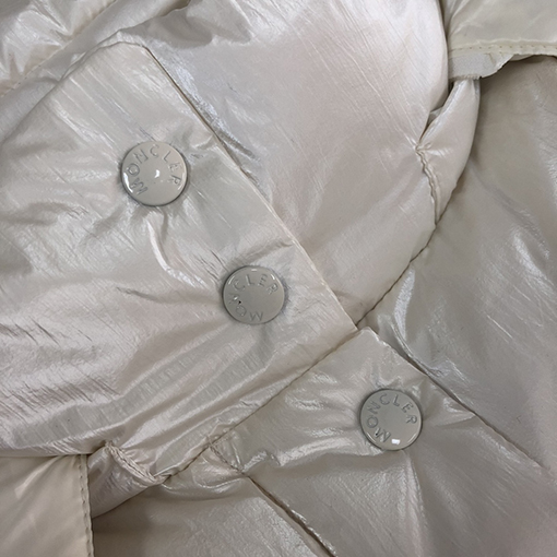モンクレール ダウンジャケットアウター スーパーコピー MONCLER Gaouシリーズの高品質な羽毛ジャケット 豪華で保温性も一流
