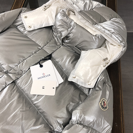 モンクレール ダウンジャケットアウター スーパーコピー MONCLER Gaouシリーズの高品質な羽毛ジャケット 豪華で保温性も一流